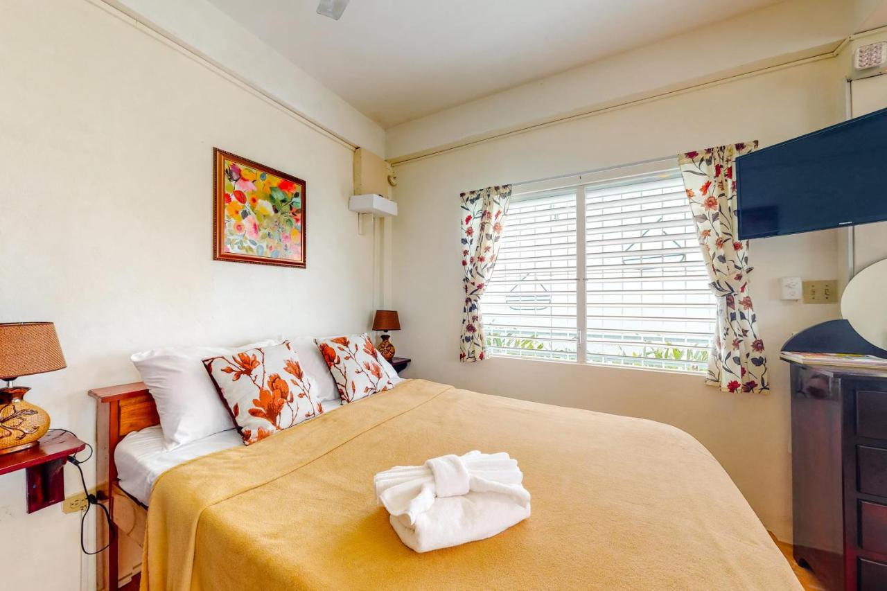 Almond Tree 3 At Island Cabanas Gold Standard Certified Кайе Колкер Екстериор снимка